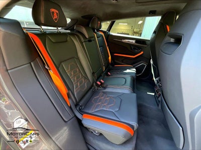 2025 Lamborghini Urus SE