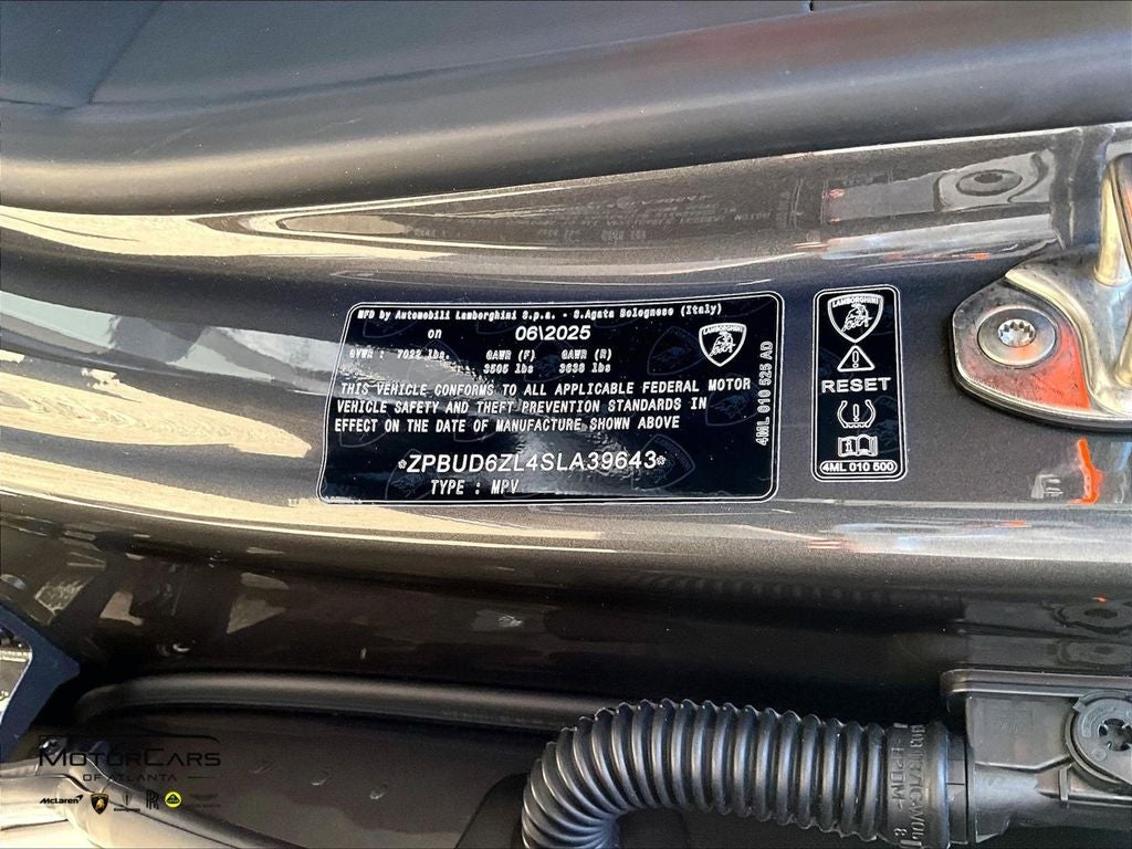 2025 Lamborghini Urus SE