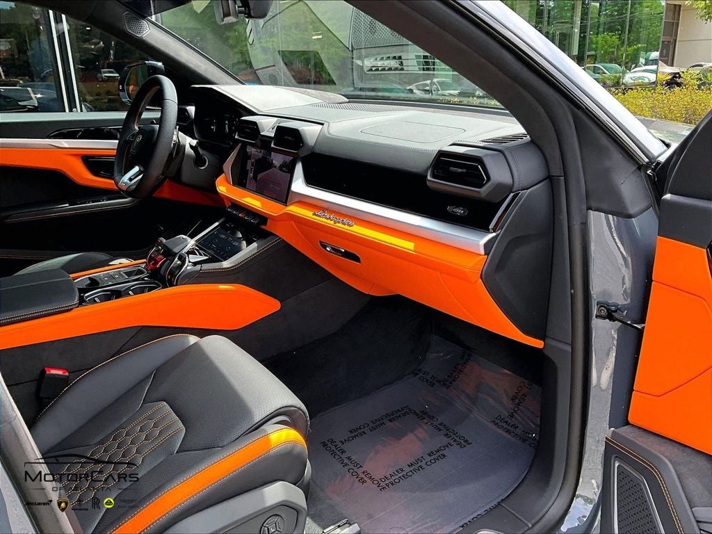 2025 Lamborghini Urus SE