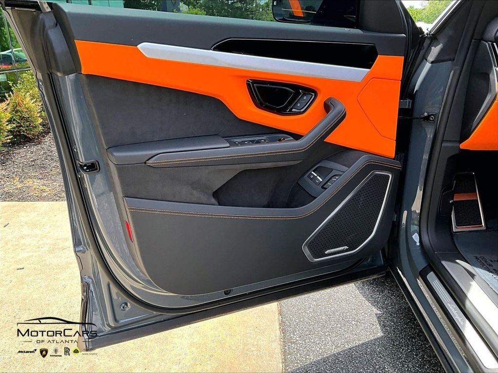2025 Lamborghini Urus SE