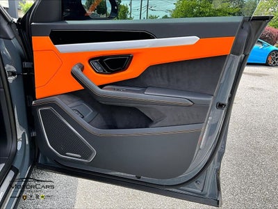 2025 Lamborghini Urus SE
