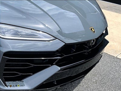 2025 Lamborghini Urus SE