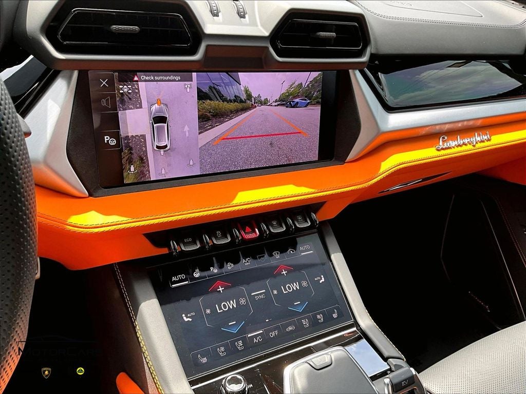 2025 Lamborghini Urus SE