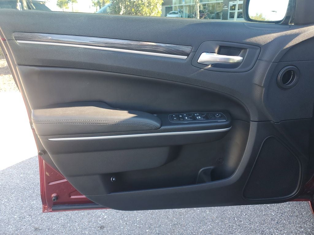 2022 Chrysler 300 Touring