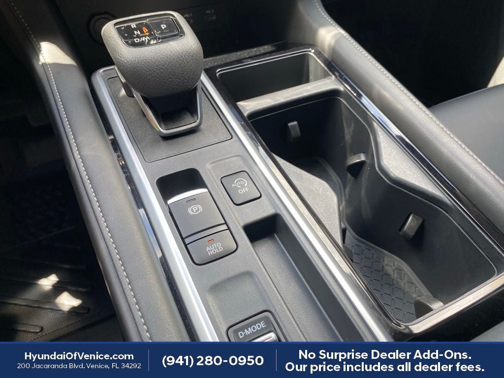 2024 Nissan Pathfinder SL