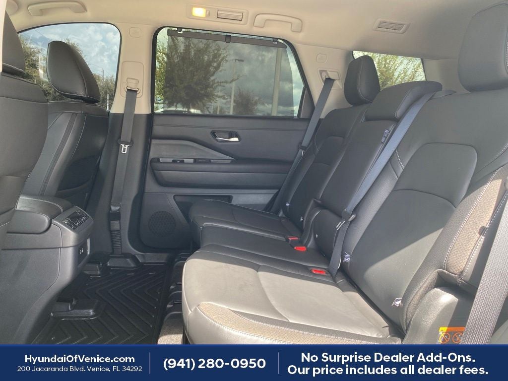 2024 Nissan Pathfinder SL