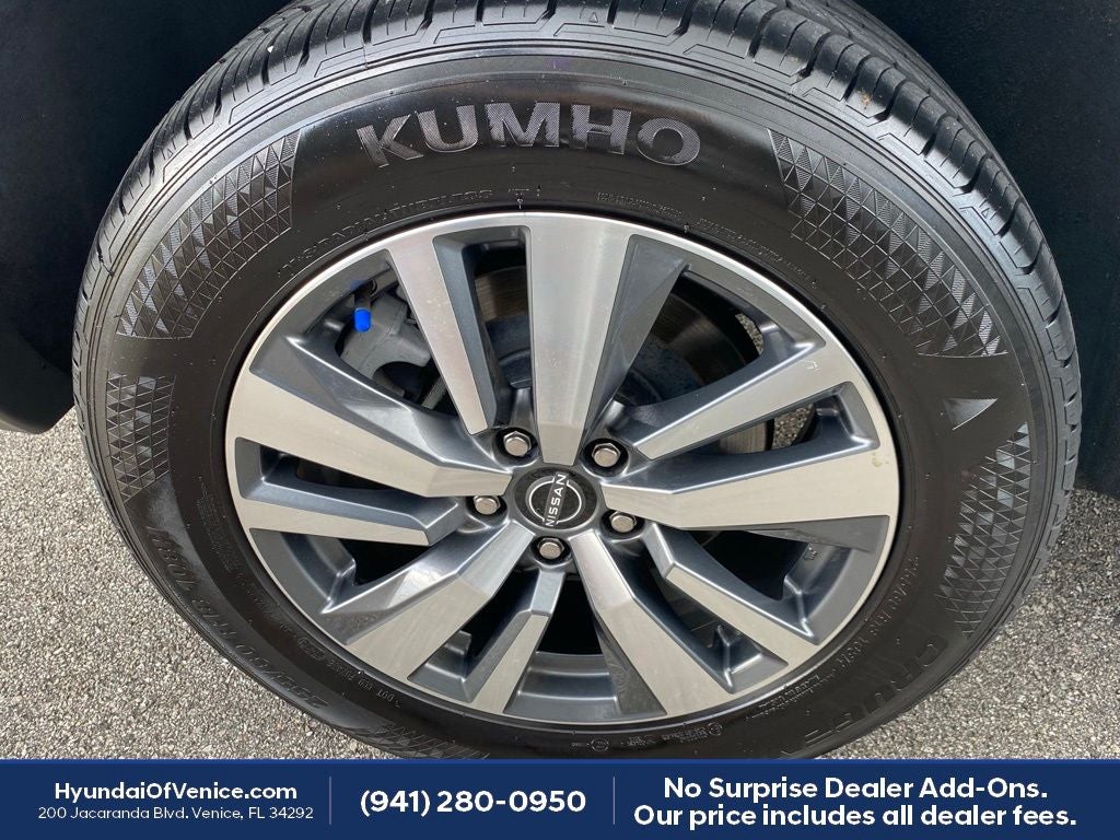 2024 Nissan Pathfinder SL