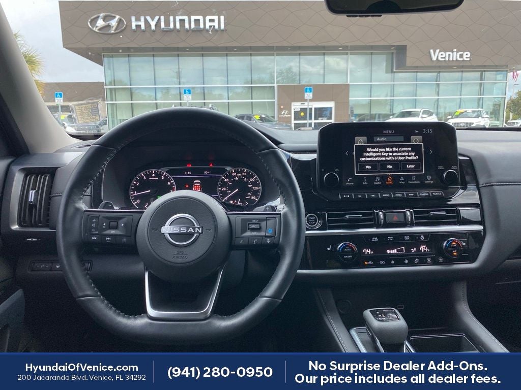 2024 Nissan Pathfinder SL