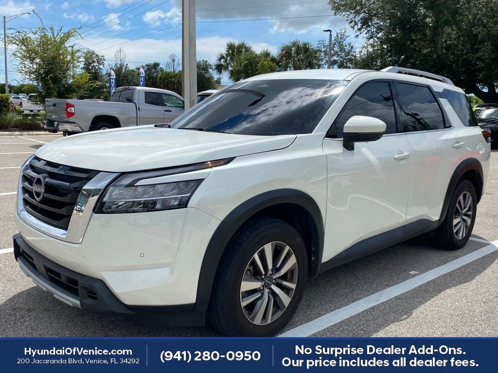 2024 Nissan Pathfinder SL