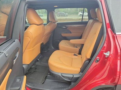 2023 Toyota Highlander Platinum