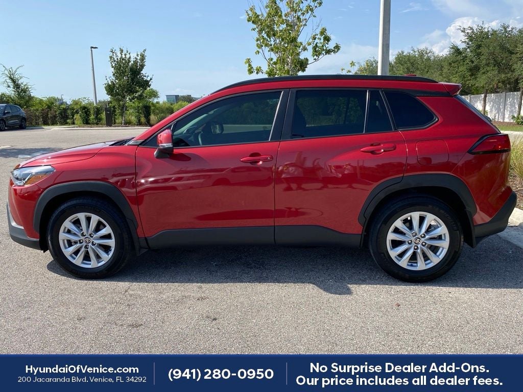 2024 Toyota Corolla Cross LE