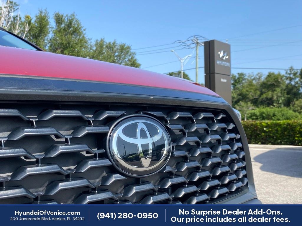 2024 Toyota Corolla Cross LE