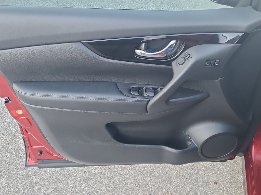 2022 Nissan Rogue Sport SL