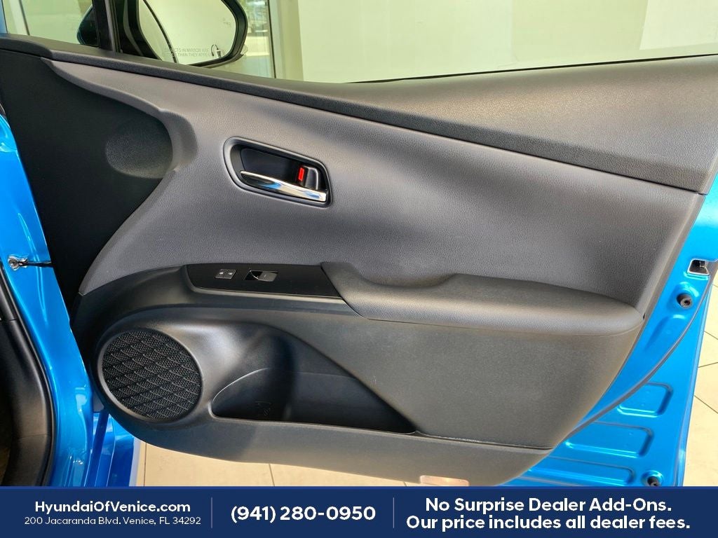 2022 Toyota Prius LE
