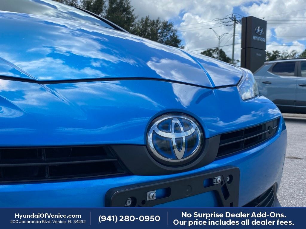 2022 Toyota Prius LE