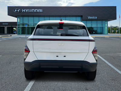 2027 Hyundai Kona SE FWD