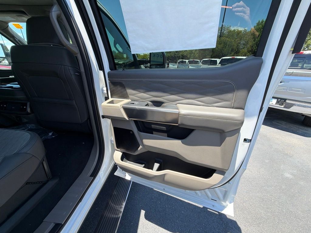 2026 Ford F-350SD Platinum DRW