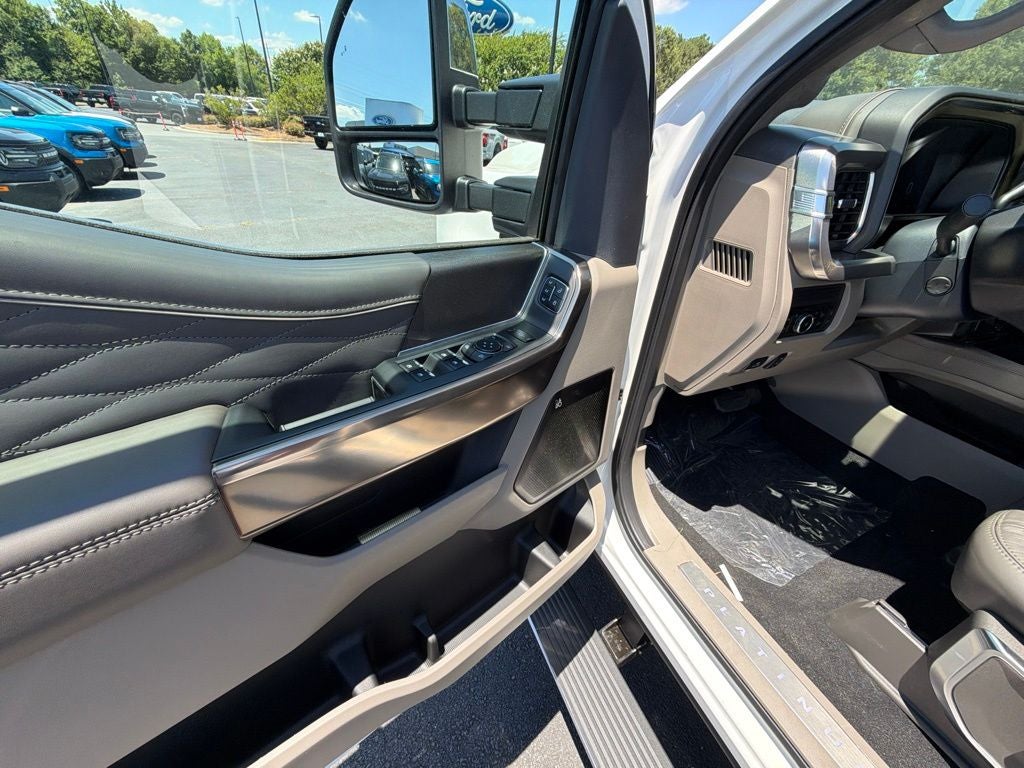 2026 Ford F-350SD Platinum DRW