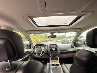2015 Chrysler Town & Country Limited