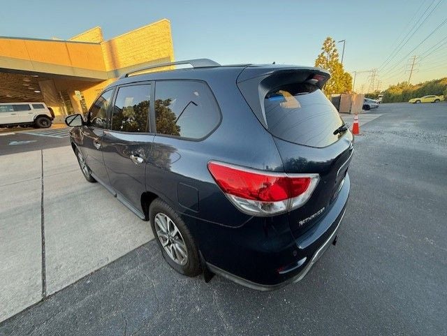 2013 Nissan Pathfinder SV