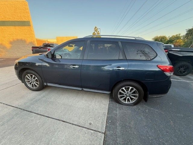 2013 Nissan Pathfinder SV