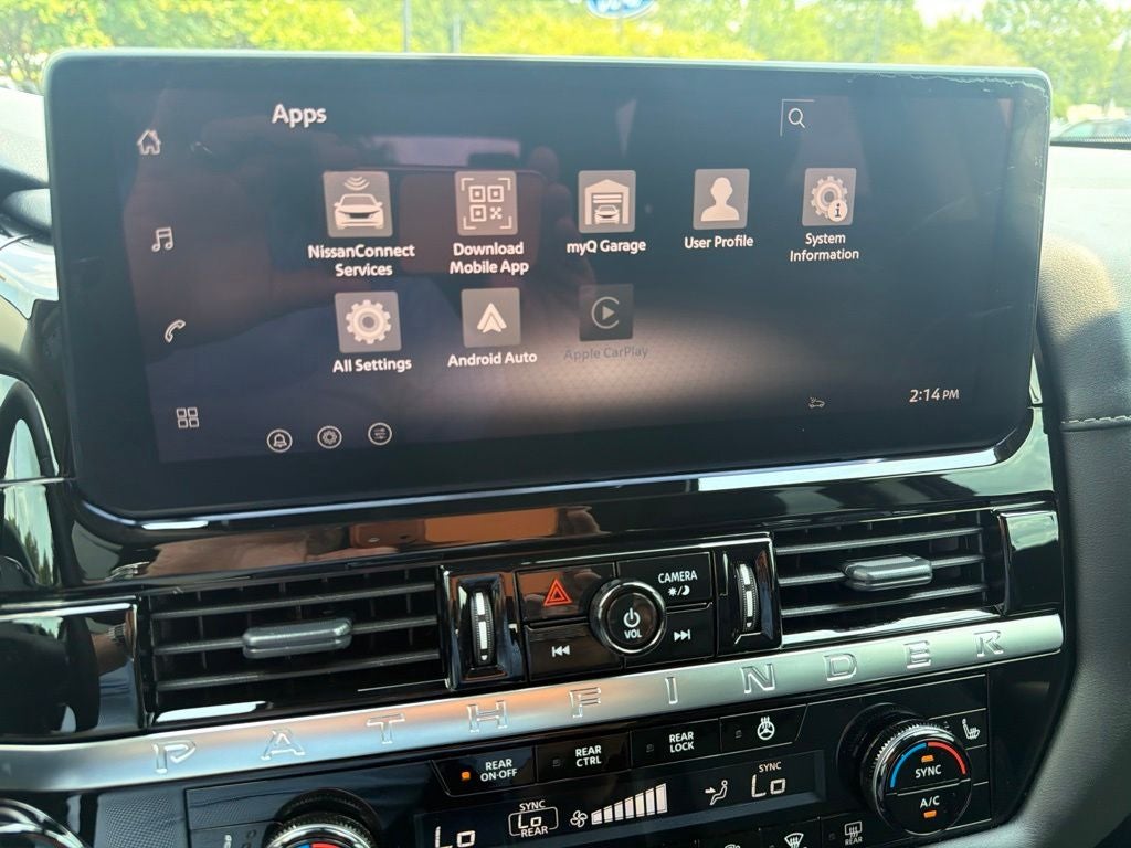 2026 Nissan Pathfinder SL