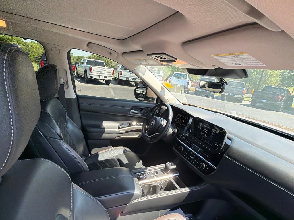 2023 Nissan Pathfinder Platinum
