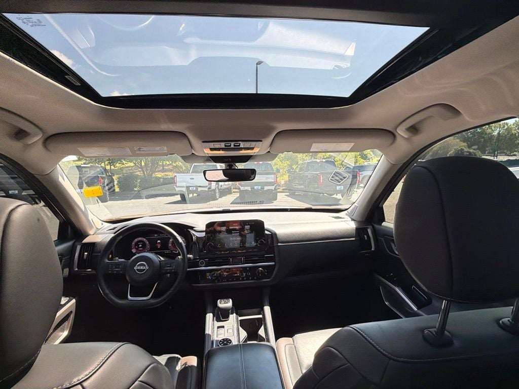2023 Nissan Pathfinder Platinum