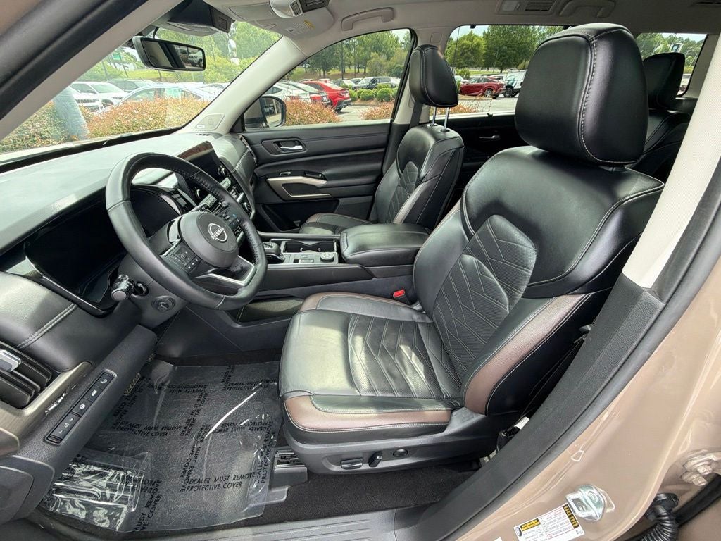 2023 Nissan Pathfinder Platinum