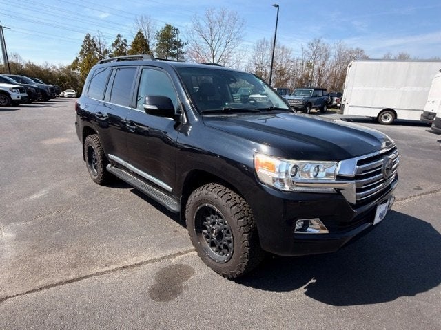 2016 Toyota Land Cruiser Base