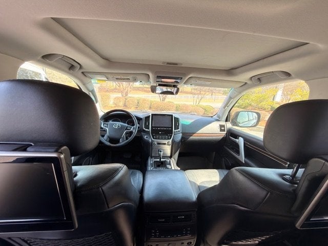 2016 Toyota Land Cruiser Base