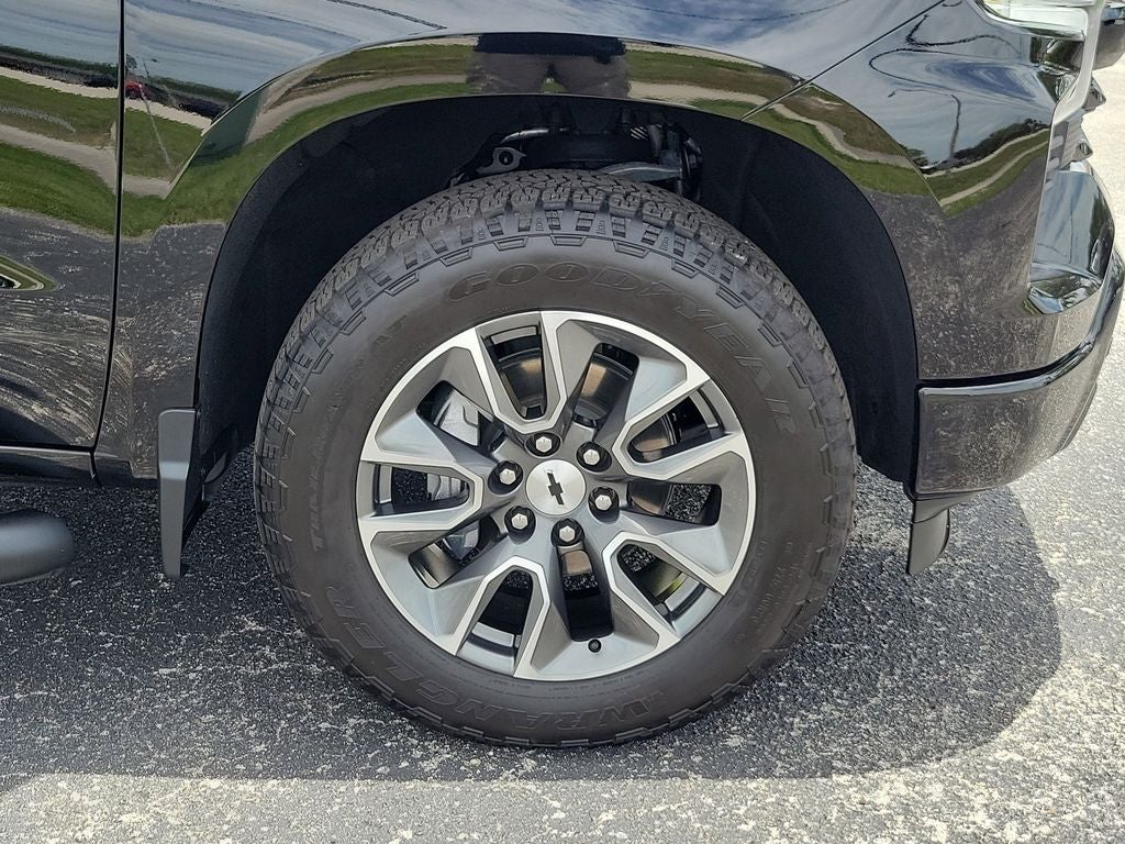 2025 Chevrolet Silverado RST