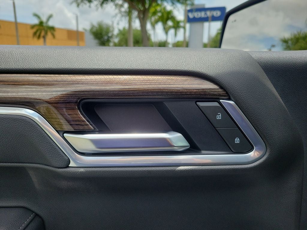2025 Chevrolet Silverado RST