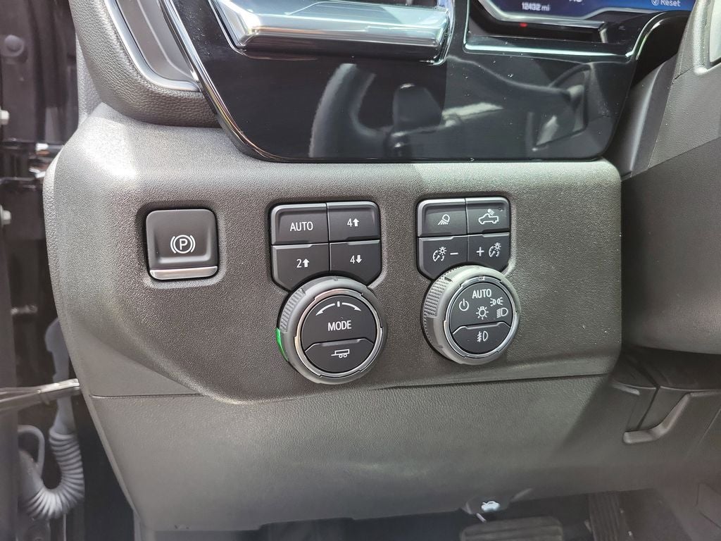2025 Chevrolet Silverado RST