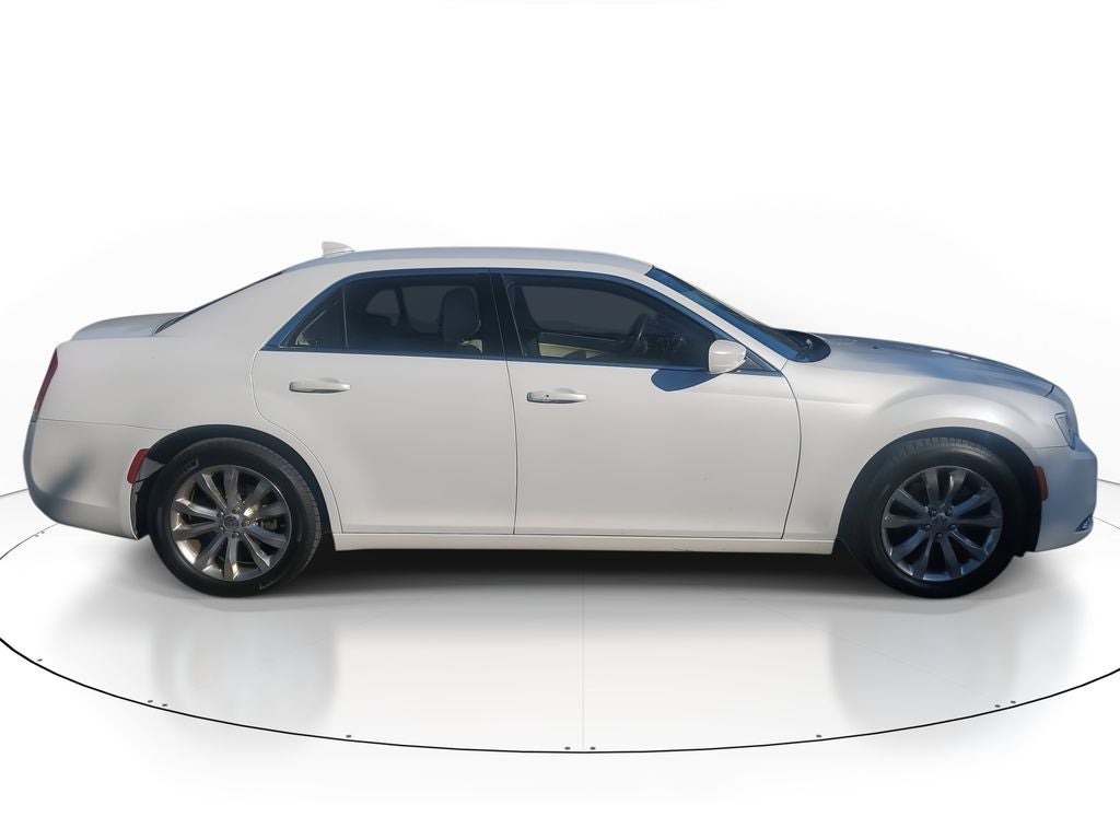 2016 Chrysler 300 Limited