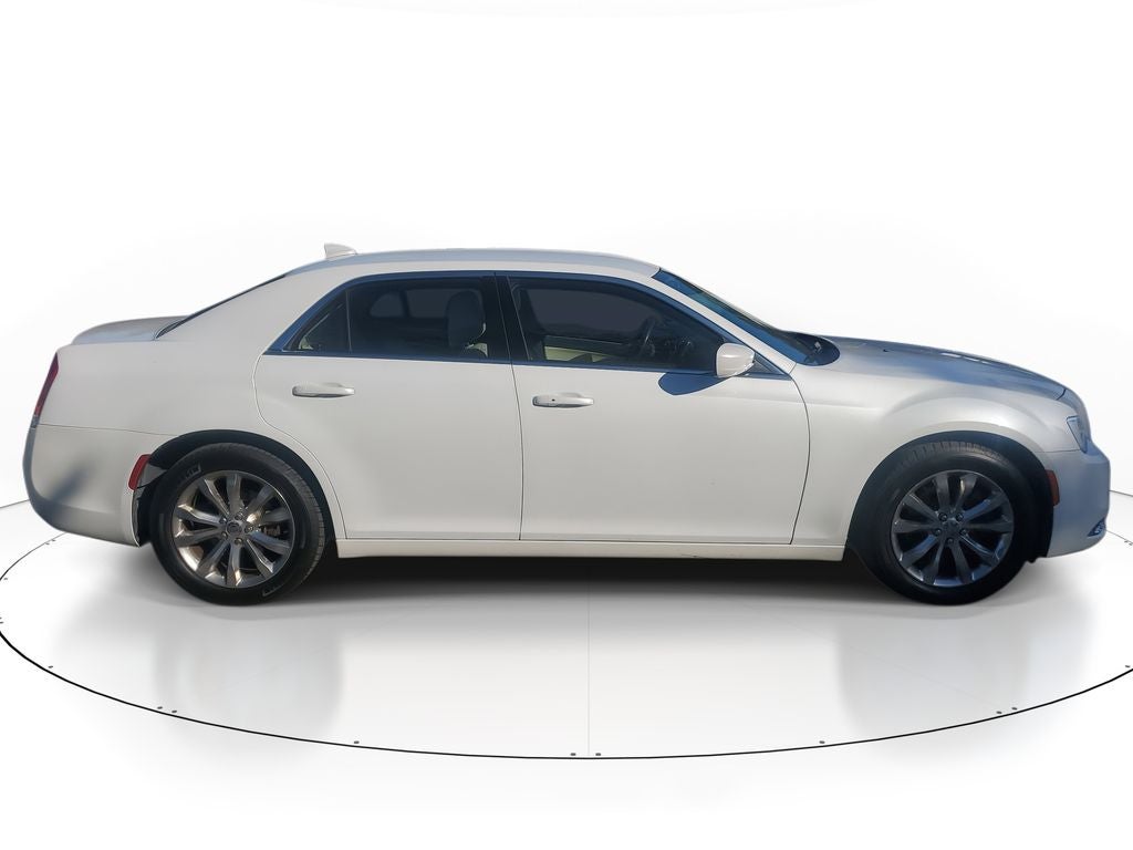 2016 Chrysler 300 Limited