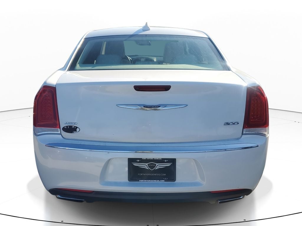 2016 Chrysler 300 Limited