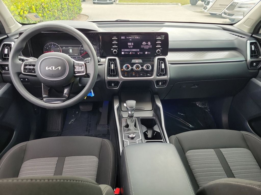 2023 Kia Sorento LX