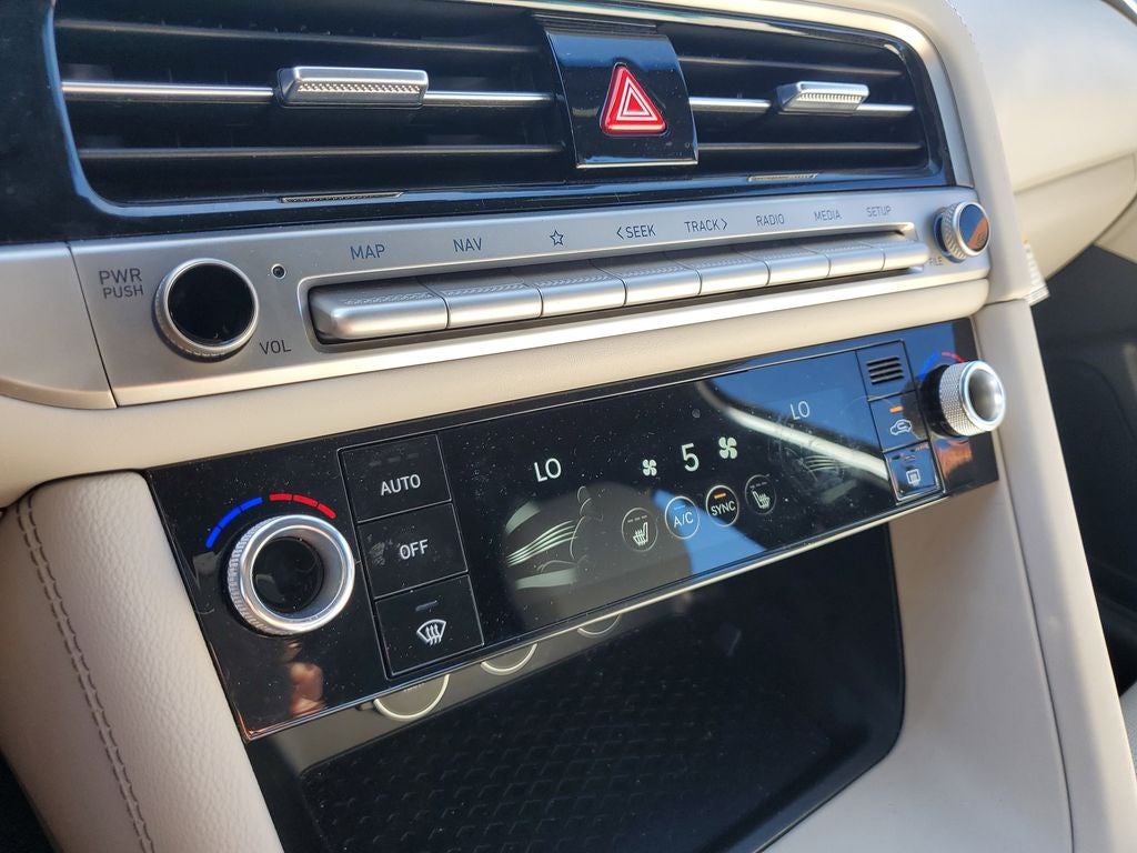 2025 Genesis G70 2.5T