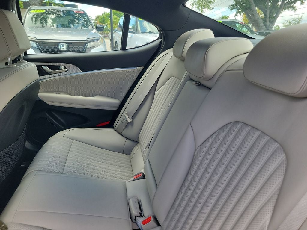 2023 Genesis G70 2.0T SPORT PRESTIGE