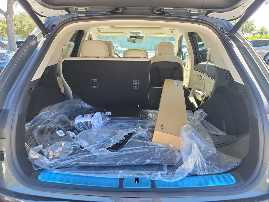 2027 Genesis GV70 2.5T ADVANCED