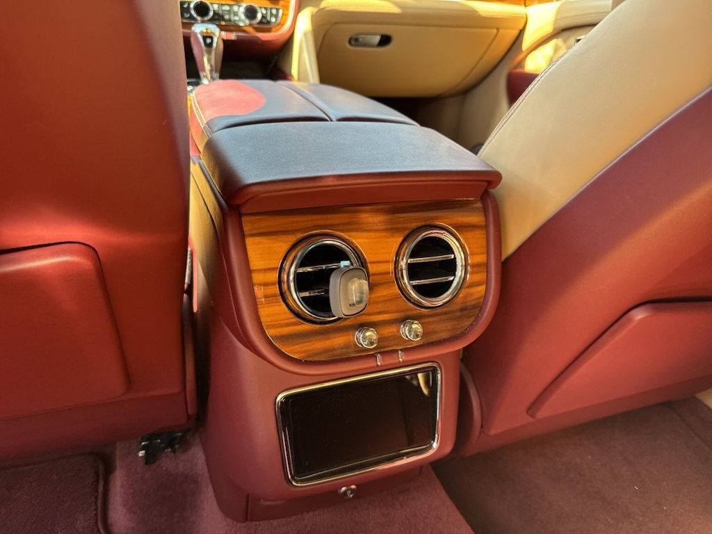 2022 Bentley Bentayga V8