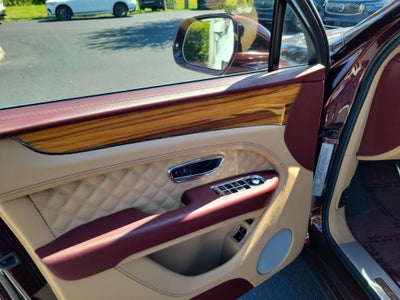 2022 Bentley Bentayga V8