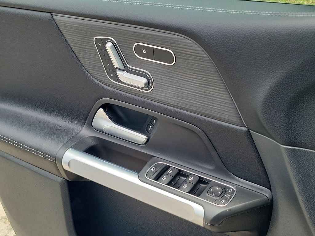 2023 Mercedes-Benz GLB 250 4MATIC®
