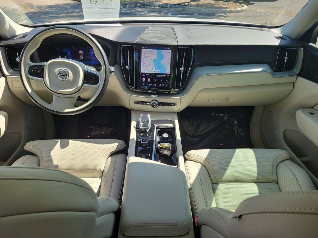 2023 Volvo XC60 Ultimate Bright Theme