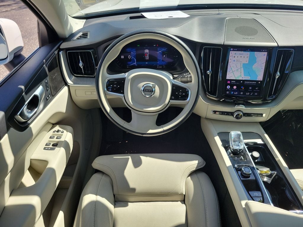 2023 Volvo XC60 Ultimate Bright Theme