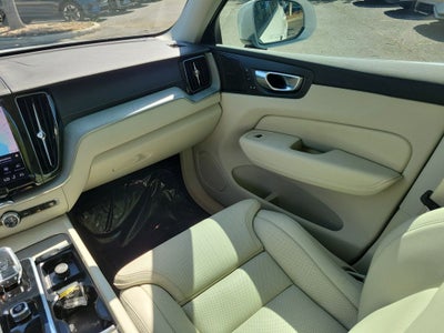 2023 Volvo XC60 Ultimate Bright Theme