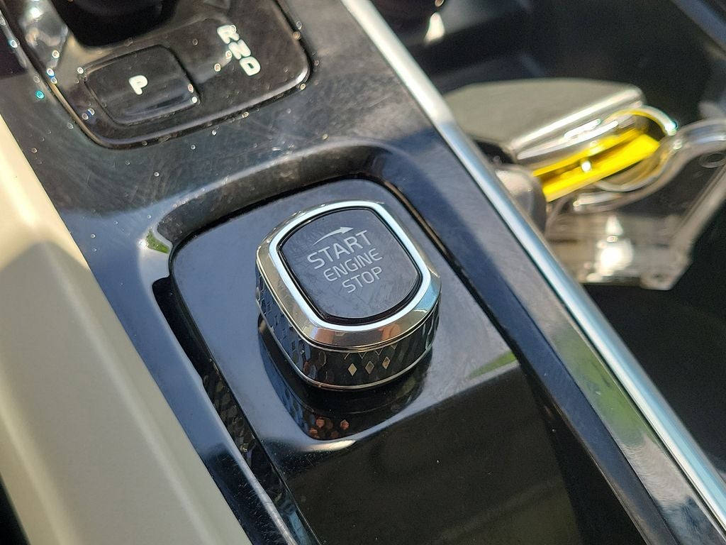 2023 Volvo XC60 Ultimate Bright Theme