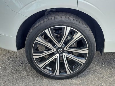 2023 Volvo XC60 Ultimate Bright Theme