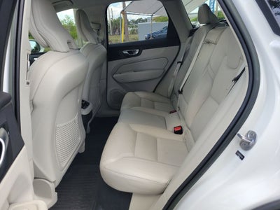 2023 Volvo XC60 Ultimate Bright Theme